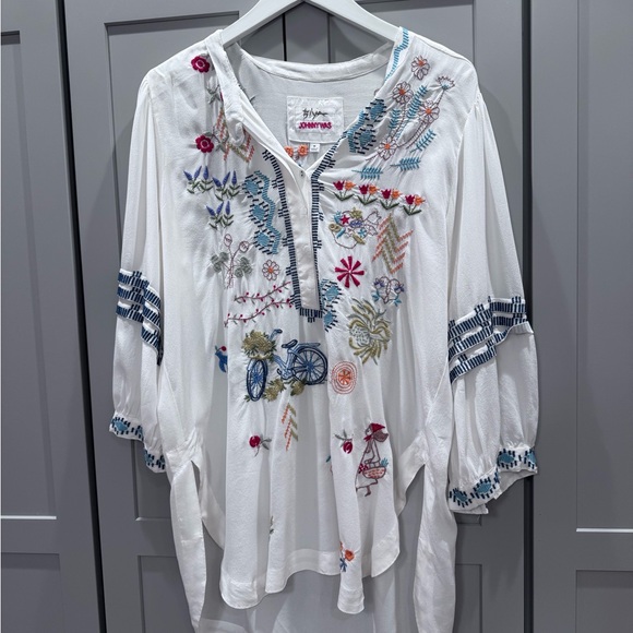 Johnny Was Tops - Johnny Was White Multicolor Embroidered Blouse. Worn once. Perfect condition